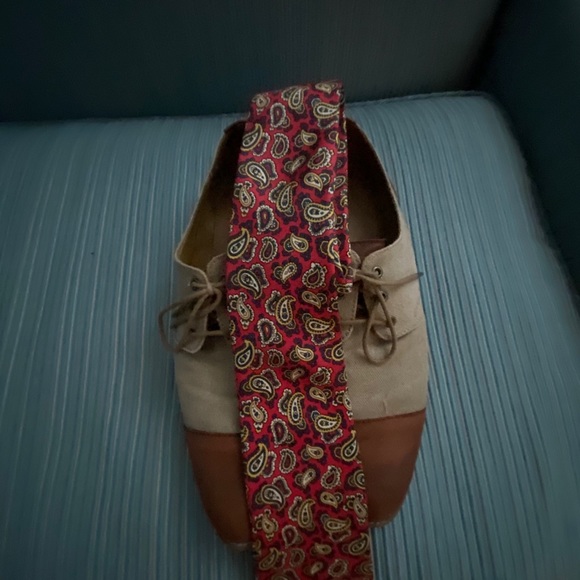 Gorgeous elegant Tie - Picture 2 of 4